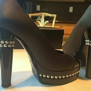 Chanel Black Pumps With Pearls Patent Leather Cha… - image 1